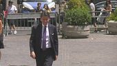 Sinistra divisa sulla pace