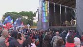 Divisi in piazza, divisi sulla pace