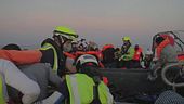 Migranti, aiuti ma non sbarchi