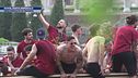 Roma, festa imperiale: Mou portato in trionfo
