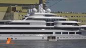 Il giallo del mega yacht a Marina di Carrara