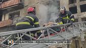 I russi bombardano il "cuore" di Kiev, le testimonianze dei civili