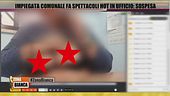 Impiegata comunale fa spettacoli hot in ufficio: sospesa