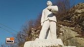 Vagli: il paese che vuole abbattere la statua di Putin