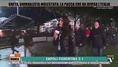 Greta, giornalista molestata: la pacca che ha diviso l'Italia