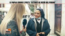 Il Papa a suore e preti: "Attenti al vizio del porno"