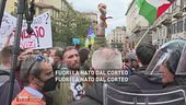 La piazza della Resistenza contro la NATO