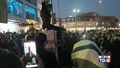 Nuovi scontri infiammano l'Iran