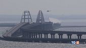 Crimea, un camion-bomba sul ponte simbolo