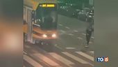 Sassate contro il tram gang fuori controllo