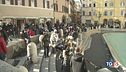 Virus frena, si riapre. Oltre 150 mila vittime