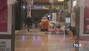 Accoltella e uccide in un centro commerciale