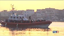 Sbarchi senza sosta "Serve intervento Ue"