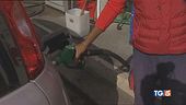 Borse in ribasso, vola la benzina