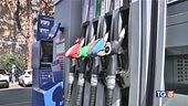 Benzina e bollette, prezzi giù e sostegni