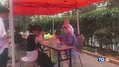 Coronavirus, si riapre gradualmente. In Cina torna l'allarme