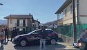 Uccide i due figli e si toglie la vita