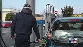 Prezzo del greggio in aumento, primi rialzi dei prezzi dei carburanti