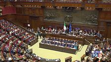 La manovra alla Camera, governo compatto
