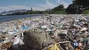 Ripescare la plastica non sarà più un reato