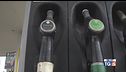 Benzina di nuovo sopra i 2 euro