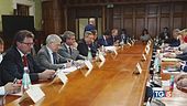 "Non lasceremo soli lavoratori e imprese"