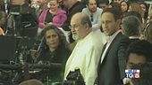 Salmar Rushdie operato può perdere un occhio