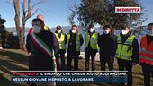 Il sindaco che chiede aiuto agli anziani