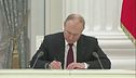 Ucraina, Putin firma l'indipendenza del Donbass