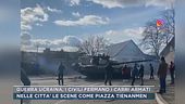 Guerra Ucraina, i civili fermano i carri armati