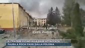 Guerra in Ucraina, il cratere vicino alla base attaccata