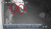 Saman, al buio fuori casa insieme alla madre
