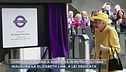 Londra, la Regina a sorpresa in metropolitana