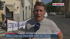 Firenze, cerca camerieri con uno striscione