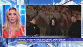 A Napoli Babbo Natale bacia una drag queen