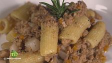 Maccheroncino con ragù di cinta