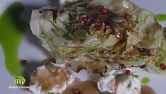 Verza, stracchino e fondo di cipolla rossa