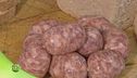 La lavorazione delle salsicce e del salame