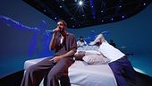 Marco Mengoni canta "No Stress" in studio