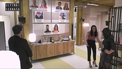 Valeria e Maurizio entrano in casetta