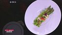 Asparagi brasati con primosale bottarga e fiori