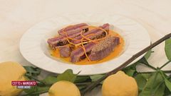 Tonnetto in sesamo con salsa di carote