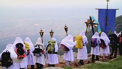 Il grande fascino della processione da Fontainemore a Oropa