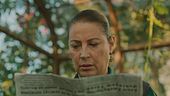 Hunkar e la notizia sul giornale