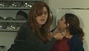 Zuleyha aggredisce una donna