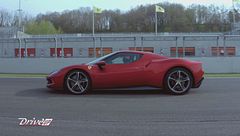 Vicky Piria a bordo della Ferrari 296 GTB