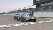 Vicky Piria alla guida della Huayra R di Pagani