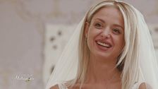 La scelta dei vestiti di Gennaro e Viviana