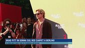 Brad Pitt in gonna sul red carpet a Berlino