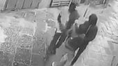 Napoli, studente aggredito e rapinato in pieno giorno